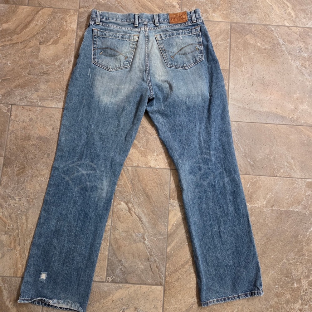 East West Mens Jeans 36x32 Distressed Blue Denim‎ Relaxed Fit Button Fly - Picture 10 of 14